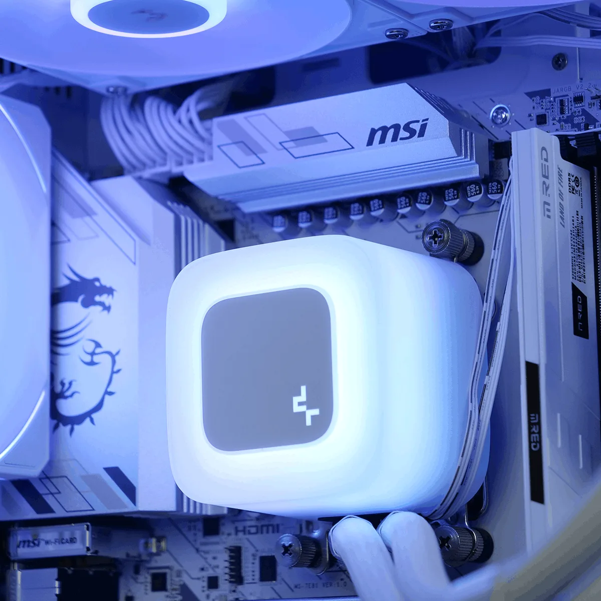 Snowbound - R5-7500F/5060Ti 8Go/16Go/1To, vue 3