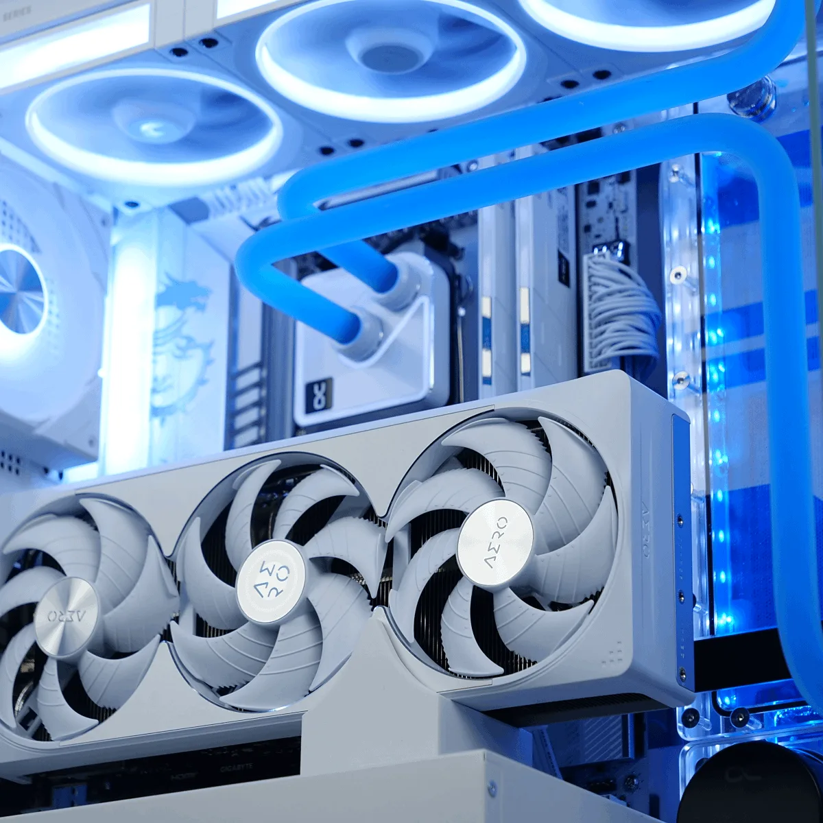 FROSTBOLT - 9800X3D/32Go/1To/5080 WC, vue 4