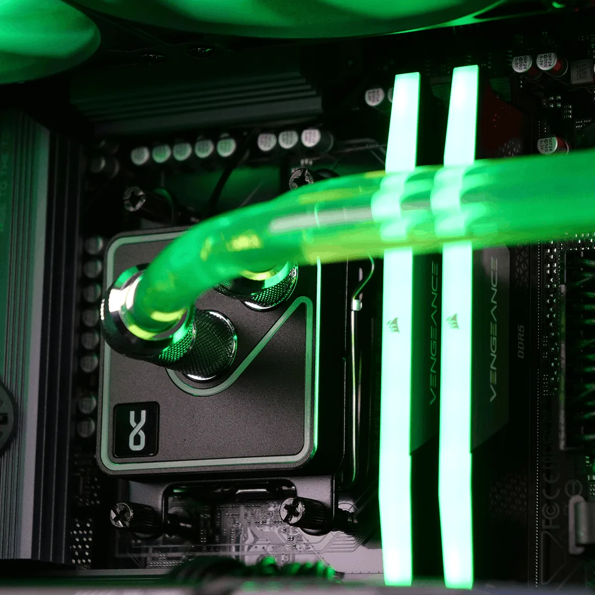 SAVAGE - 7800X3D/32Go/1To/9070XT WC, vue 5