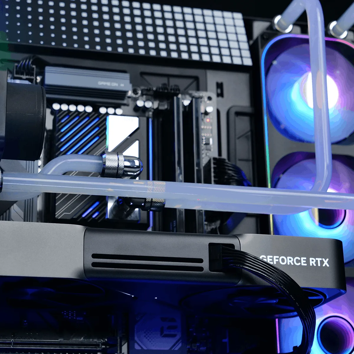 SADISTIC - 9800X3D/32Go/1to/5090 WC, vue 5